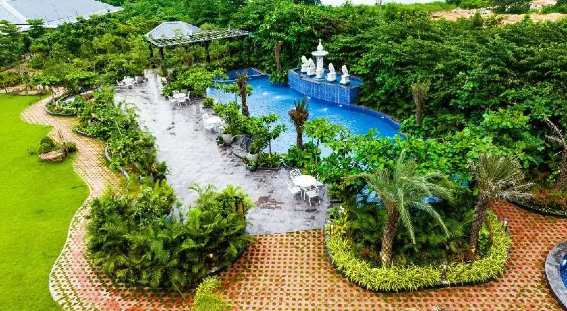 Mayfair Oasis Resort & Convention