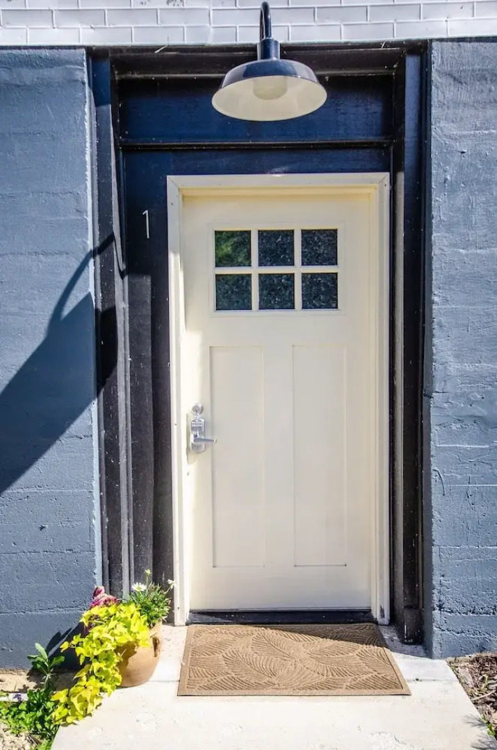 Tobacco Warehouse Inn