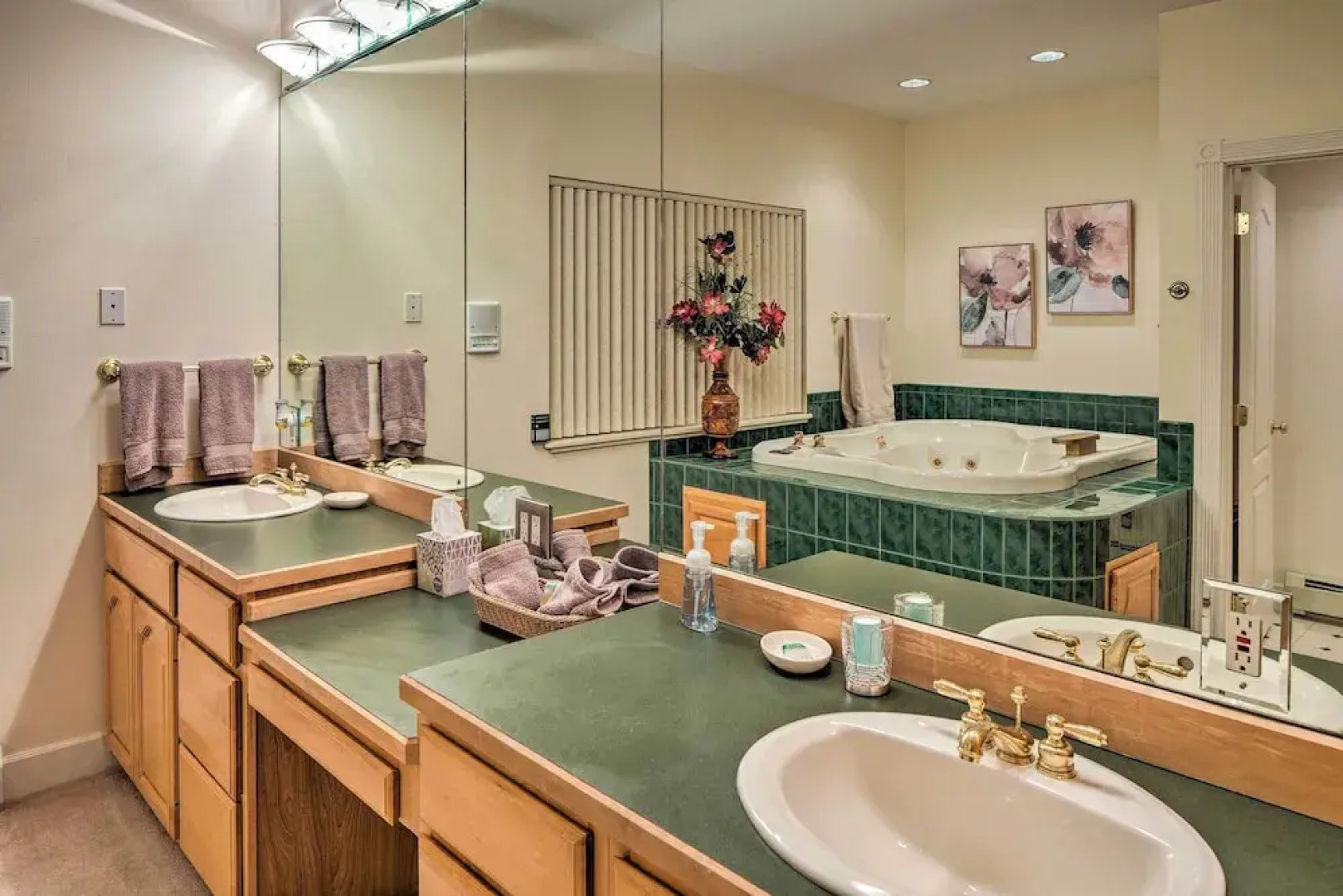 Ketchikan Home: Bay Views, 1/2 Mi to Hiking Trails