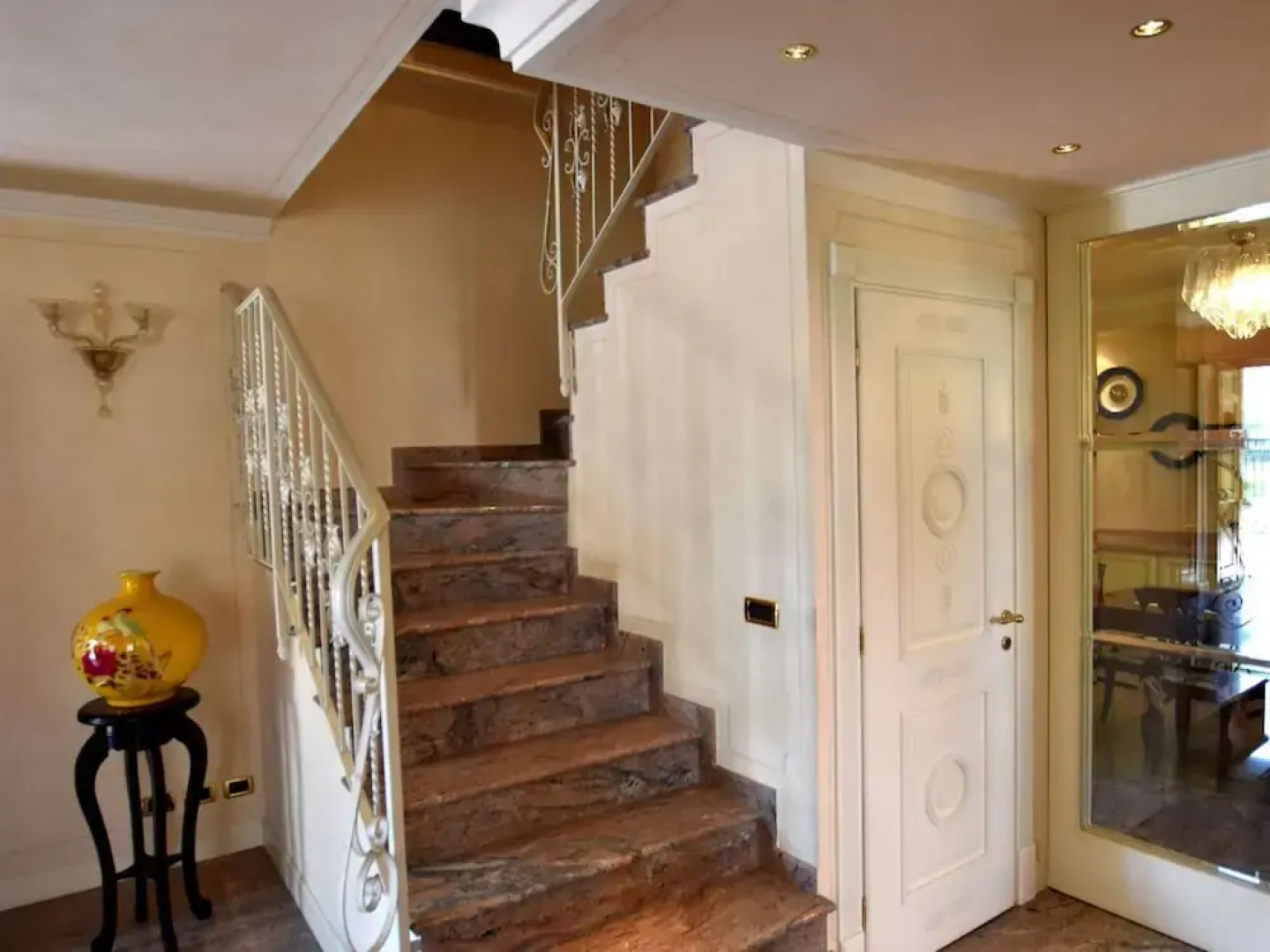 Luxurious Villa in Lombardy with Garden & Hot Tub