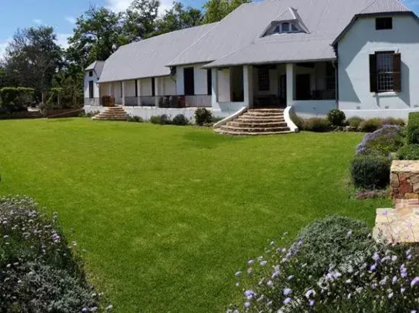 Elgin Vintners Manor House