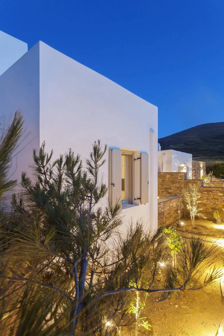 White Tinos Luxury Suites