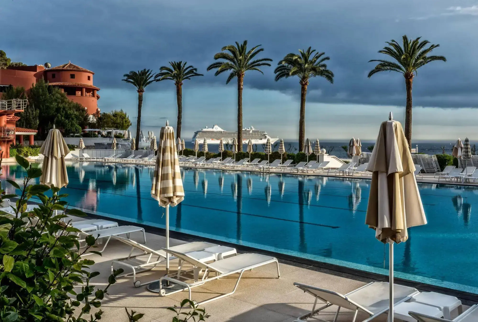 Monte Carlo Beach