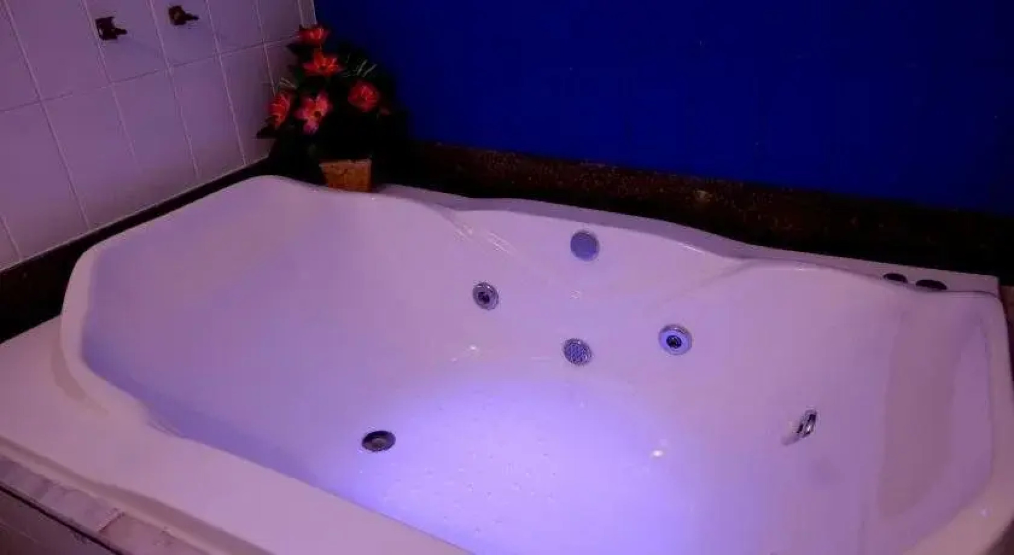 I9 Motel (Только для взрослых)