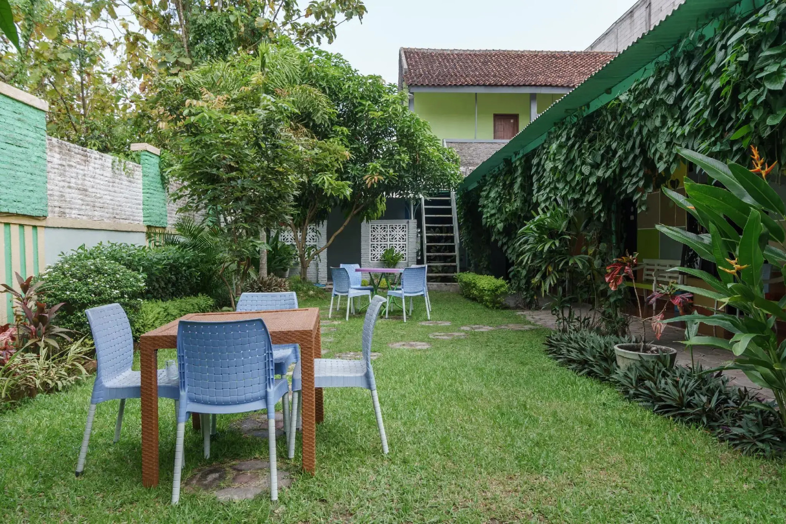 RedDoorz Syariah @ Colomadu 2