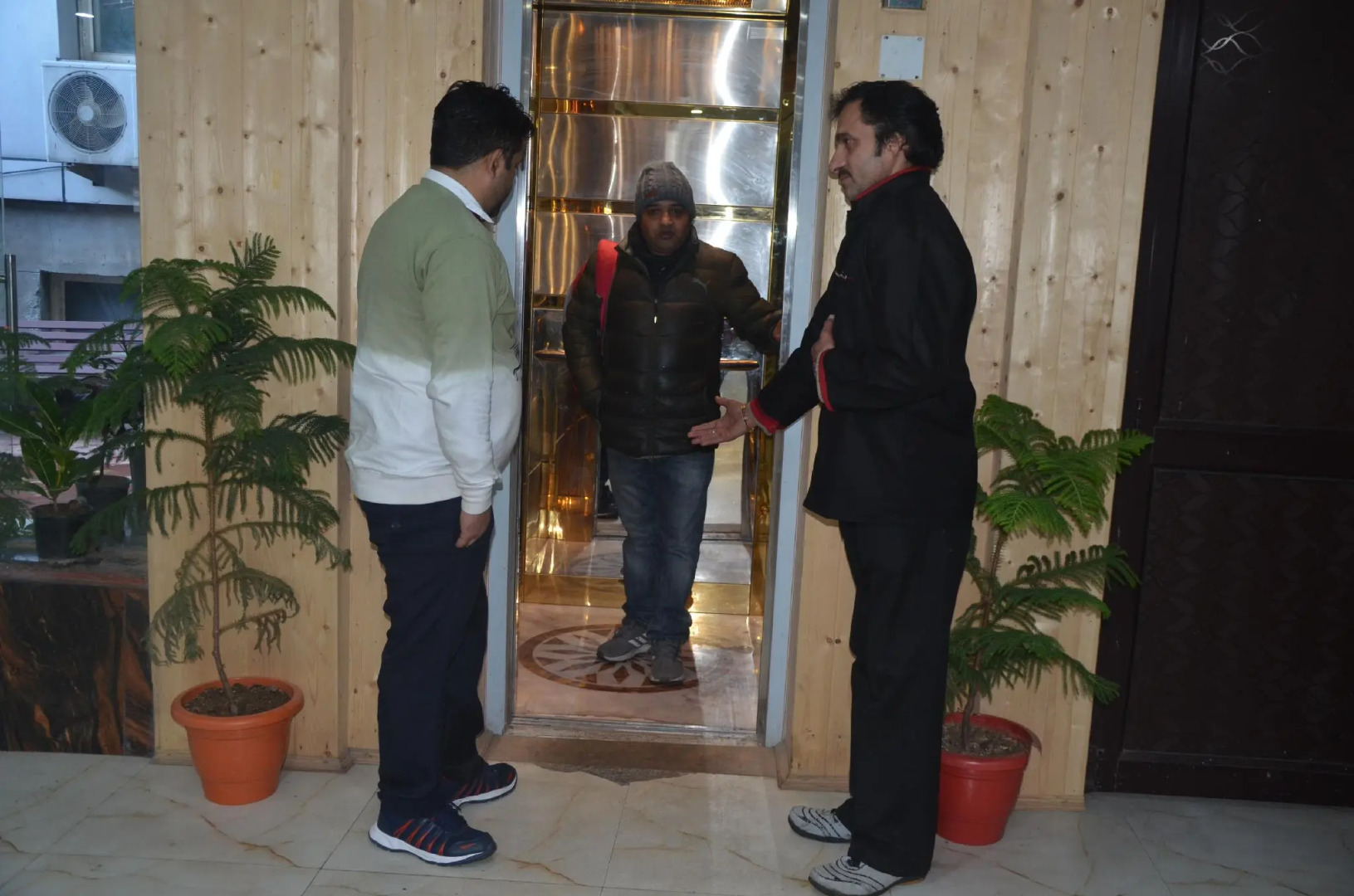 City Plaza Guest House and Restaurant