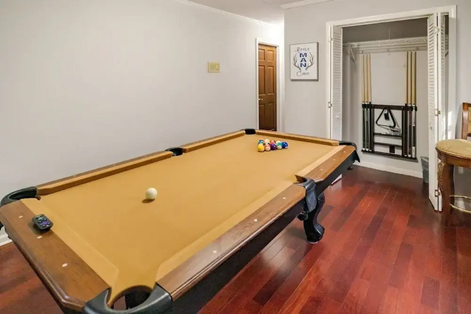 Private Pool Paradise 4 Bedroom Home by RedAwning