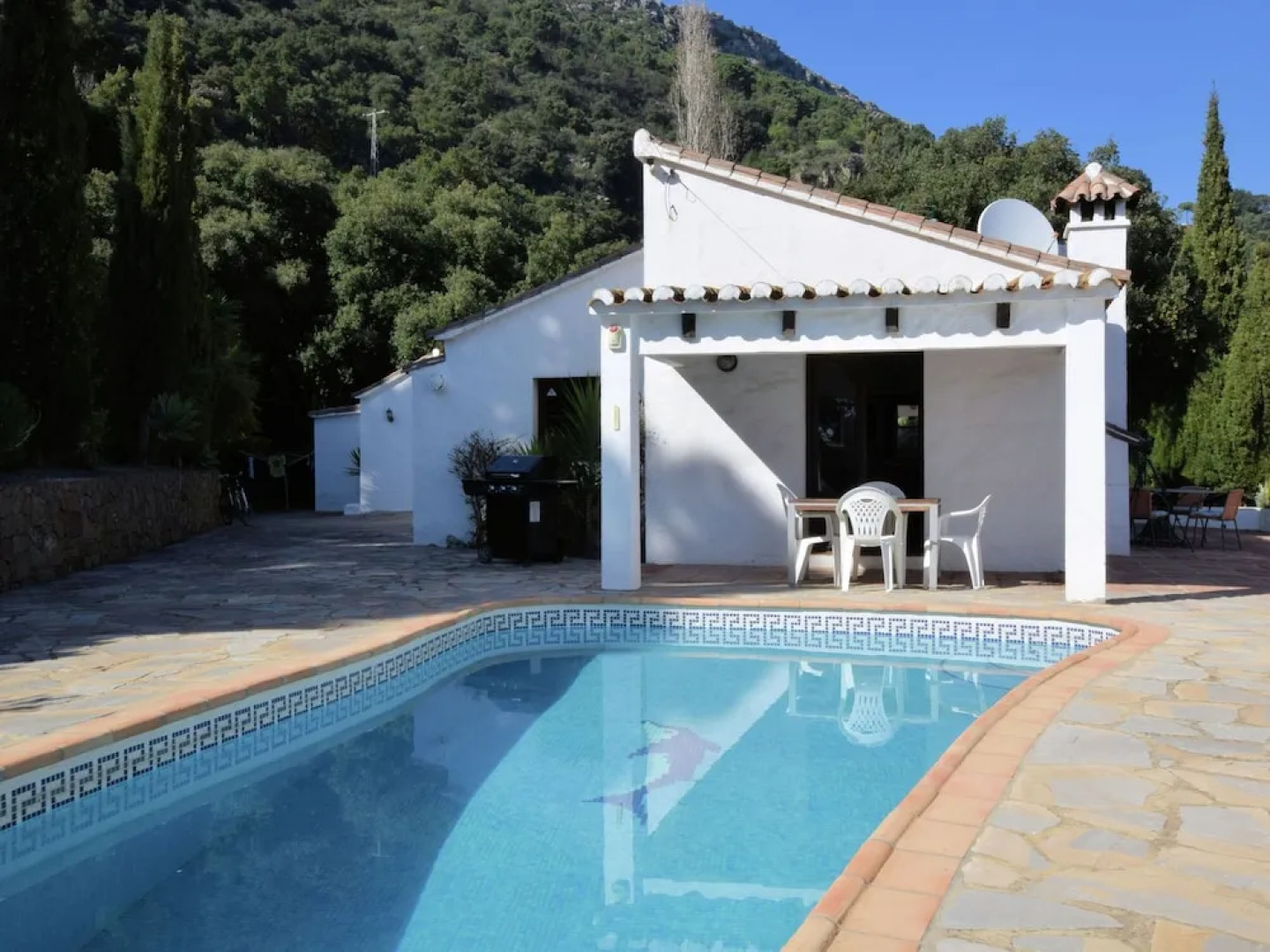 Nice Holiday Home With Private Pool and Beautiful Views of the sea and Mountains