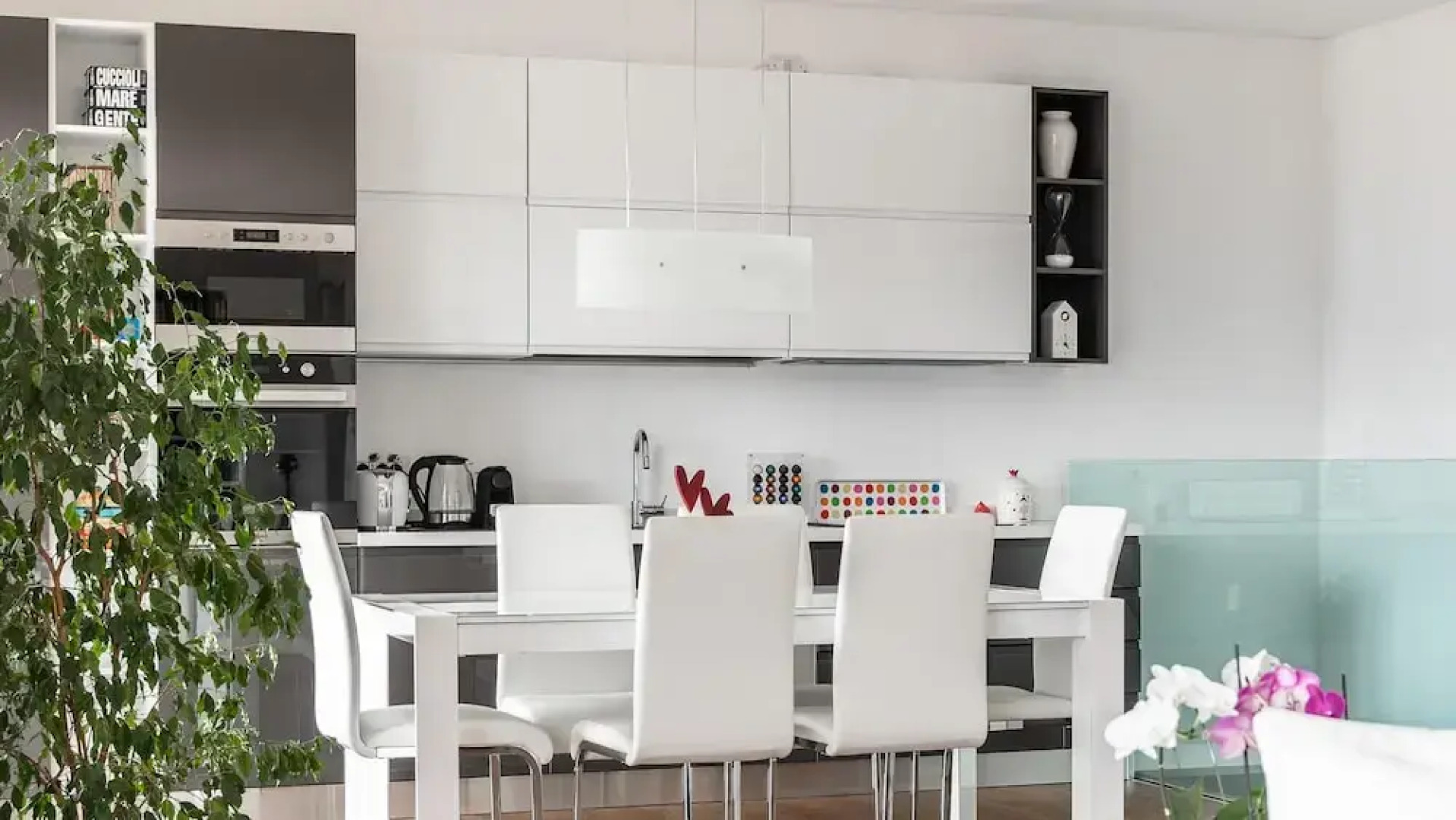 Como Luxury Lake View Spa