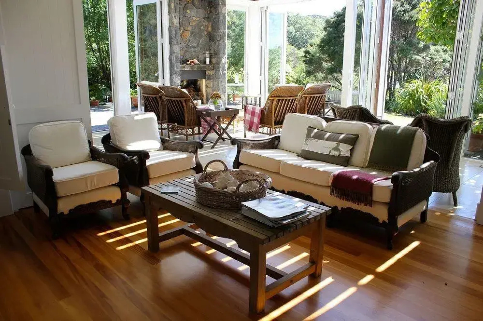 970 Lonely Bay Lodge