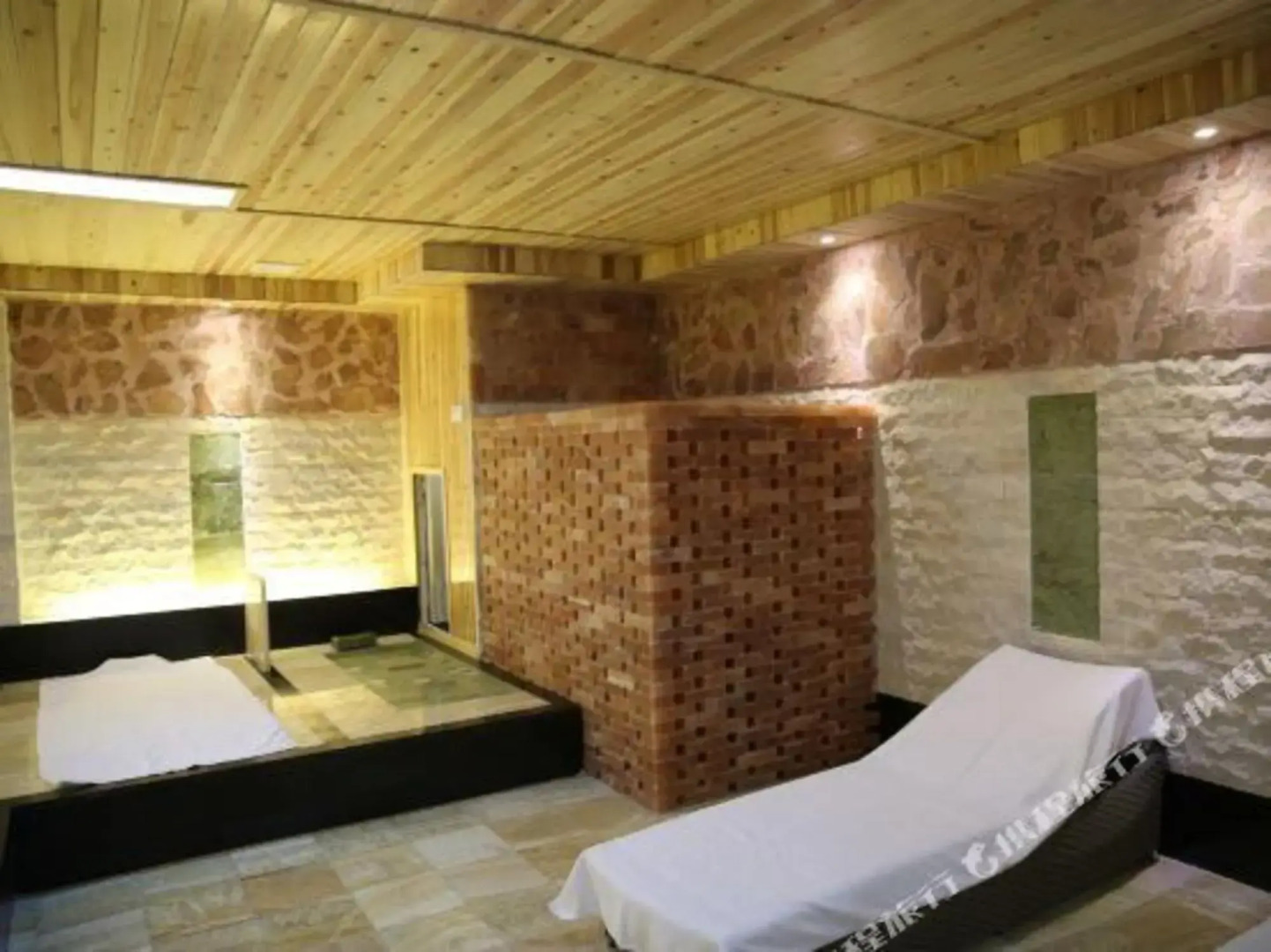 Tian Yi Zang Run Hotel