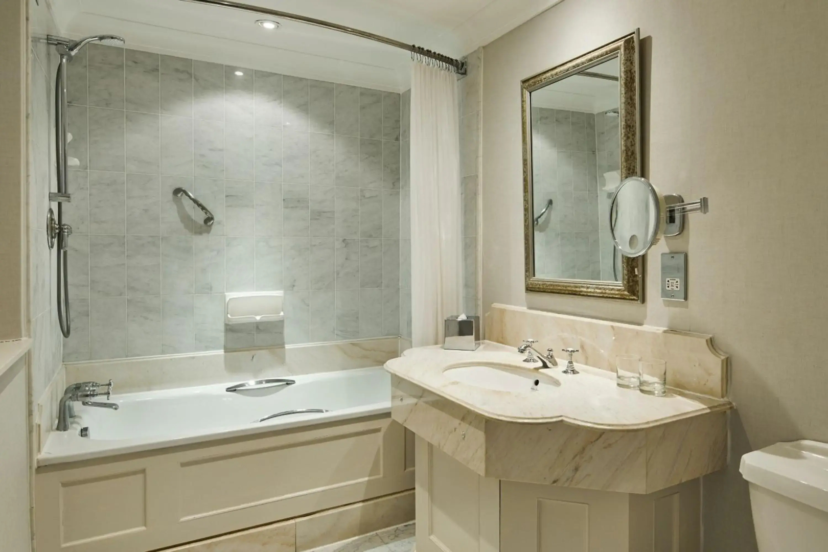 Hanbury Manor Marriott Hotel & Country Club