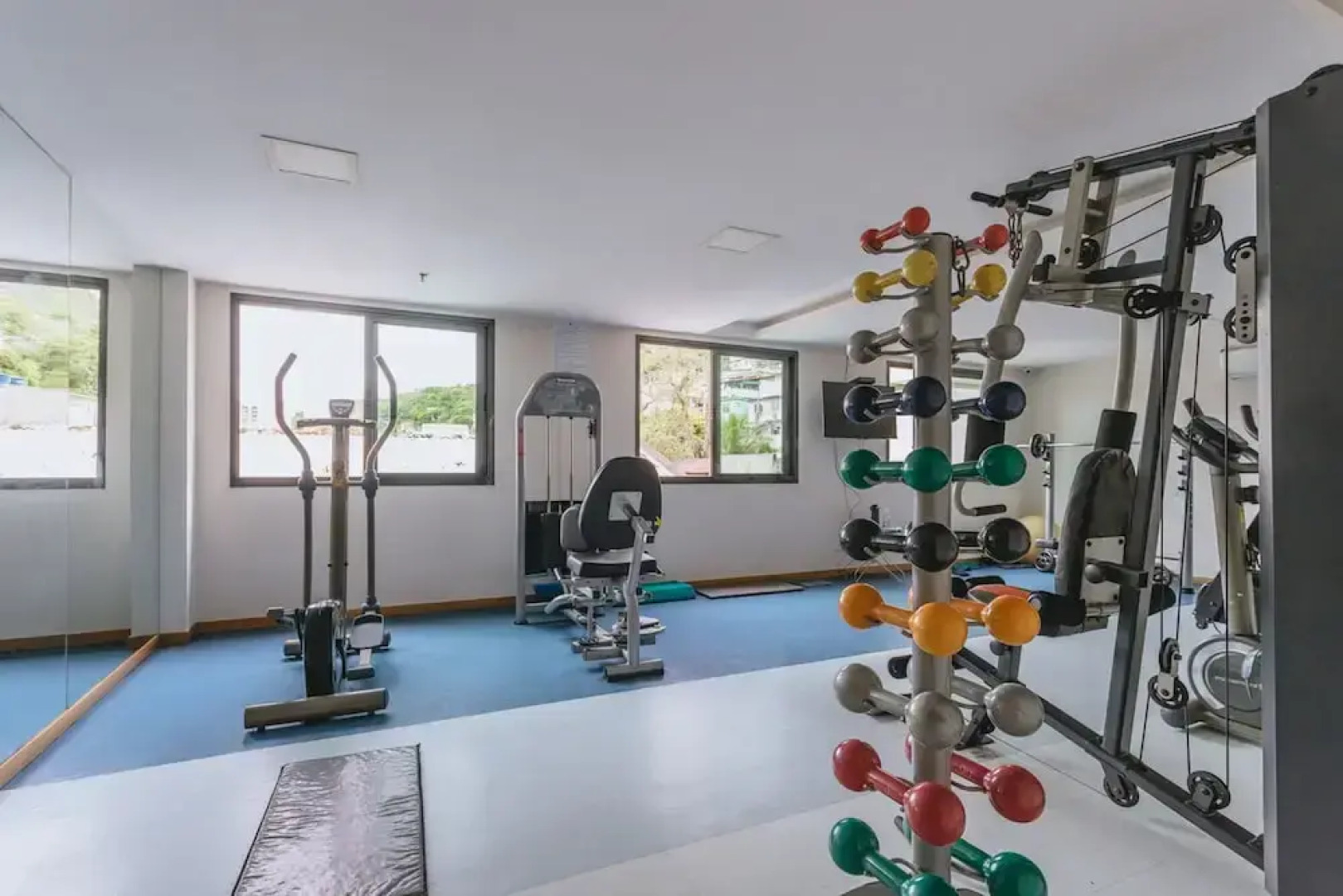 Apto com Piscina Wifi Ar-condicionado e Garagem