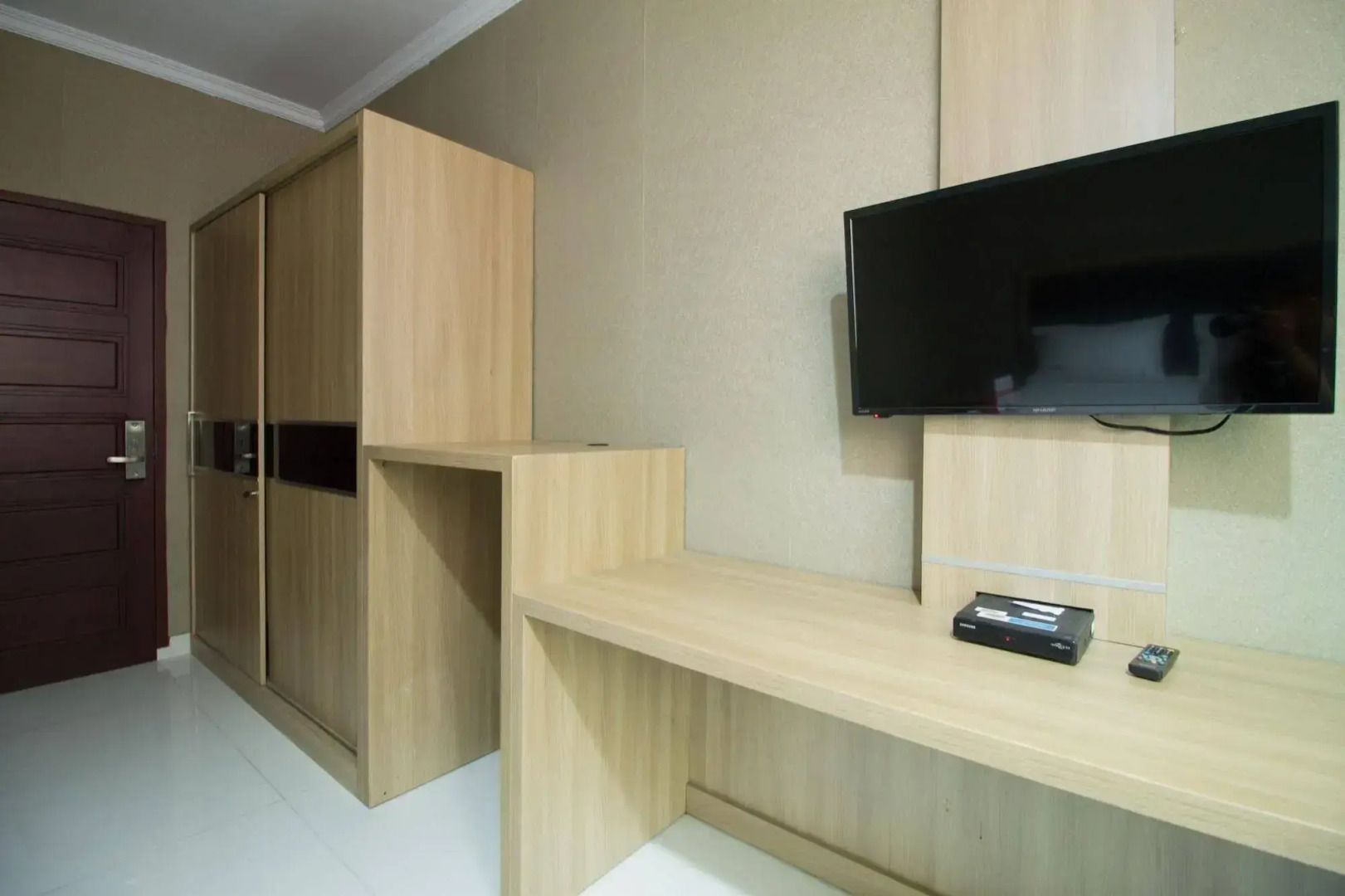 RedDoorz @ Taman Simpruk Cikarang