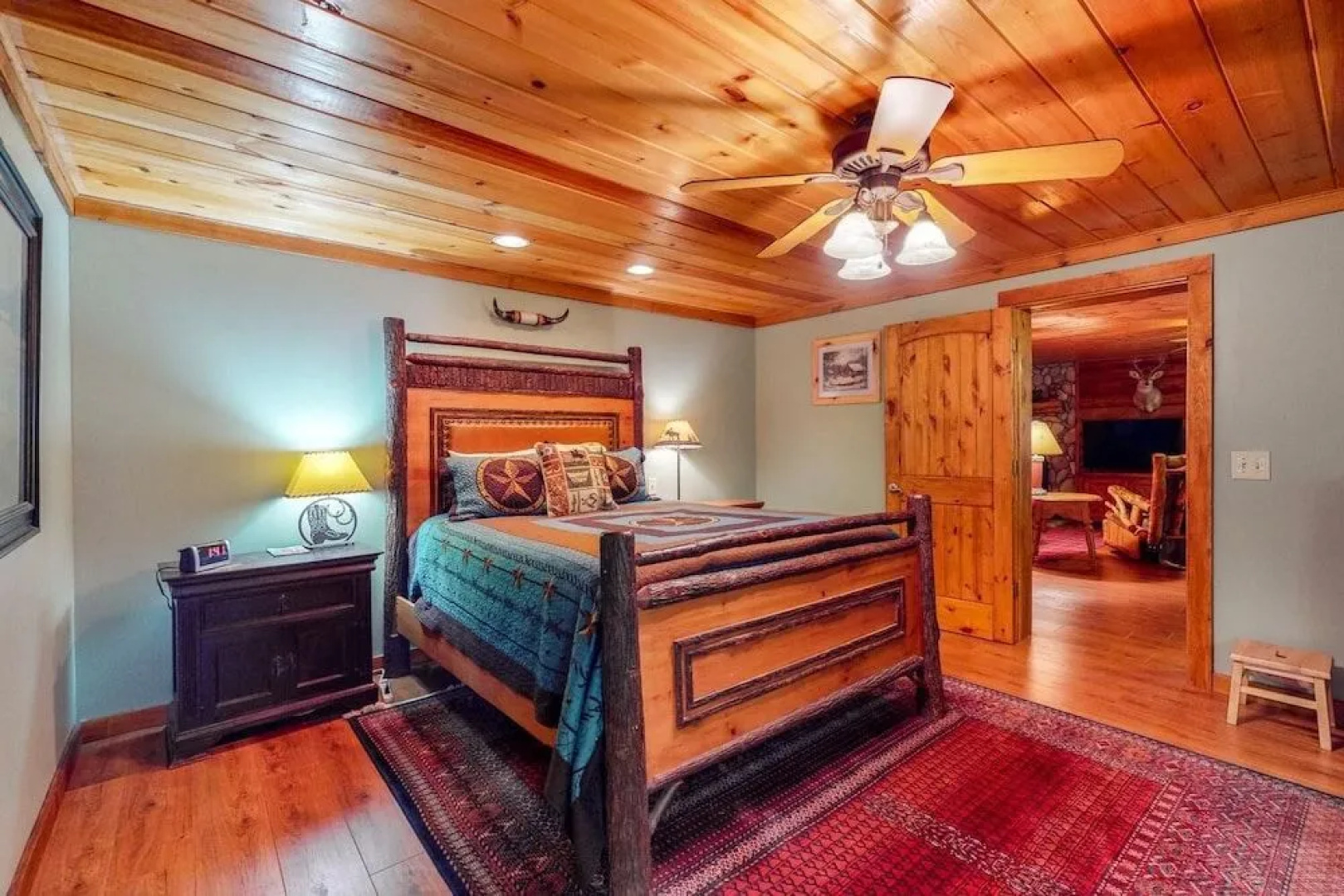 Cowboy Cabin on Stanley Creek