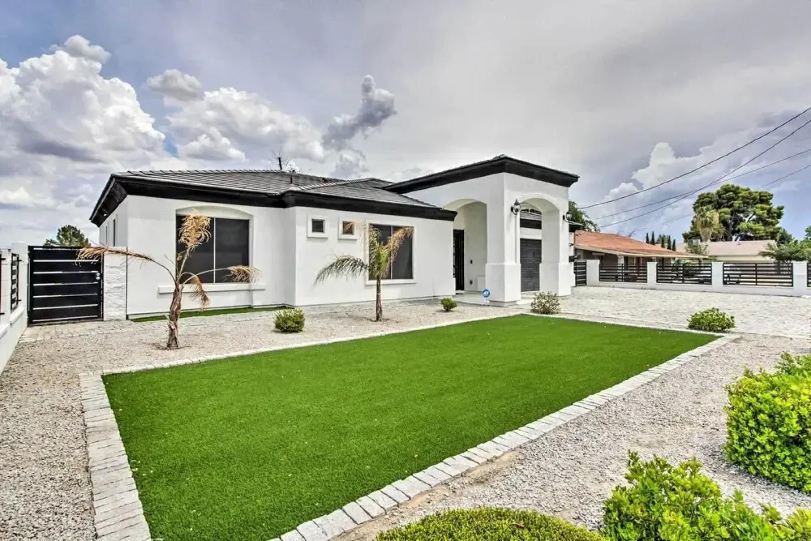 Putting Green & Gazebo: Upscale Peoria Home