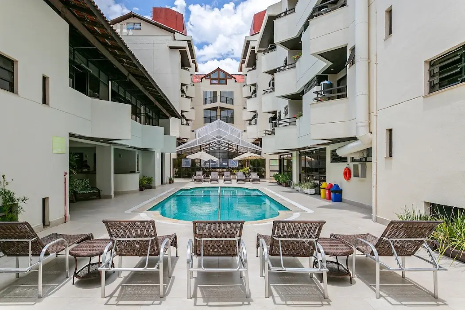 Paraíso Palace Hotel II e III