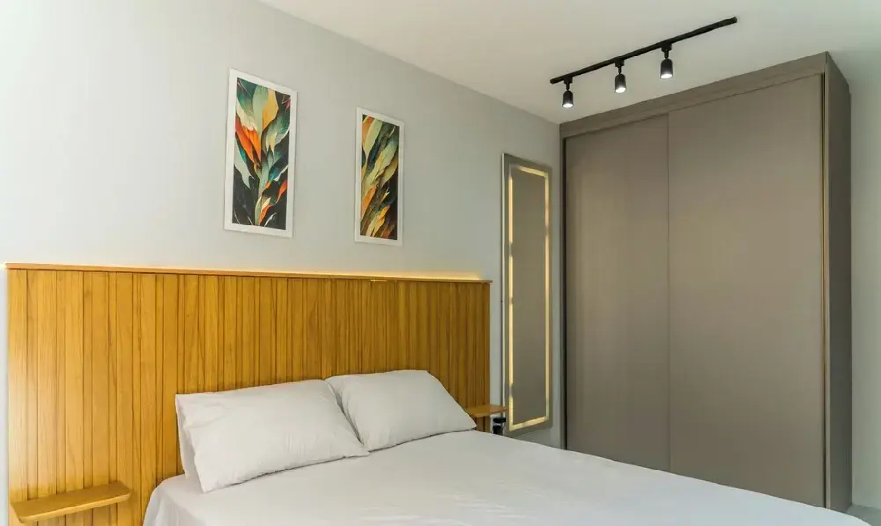 Apto a 2 min da Praia em cond. c/piscina PTA0104