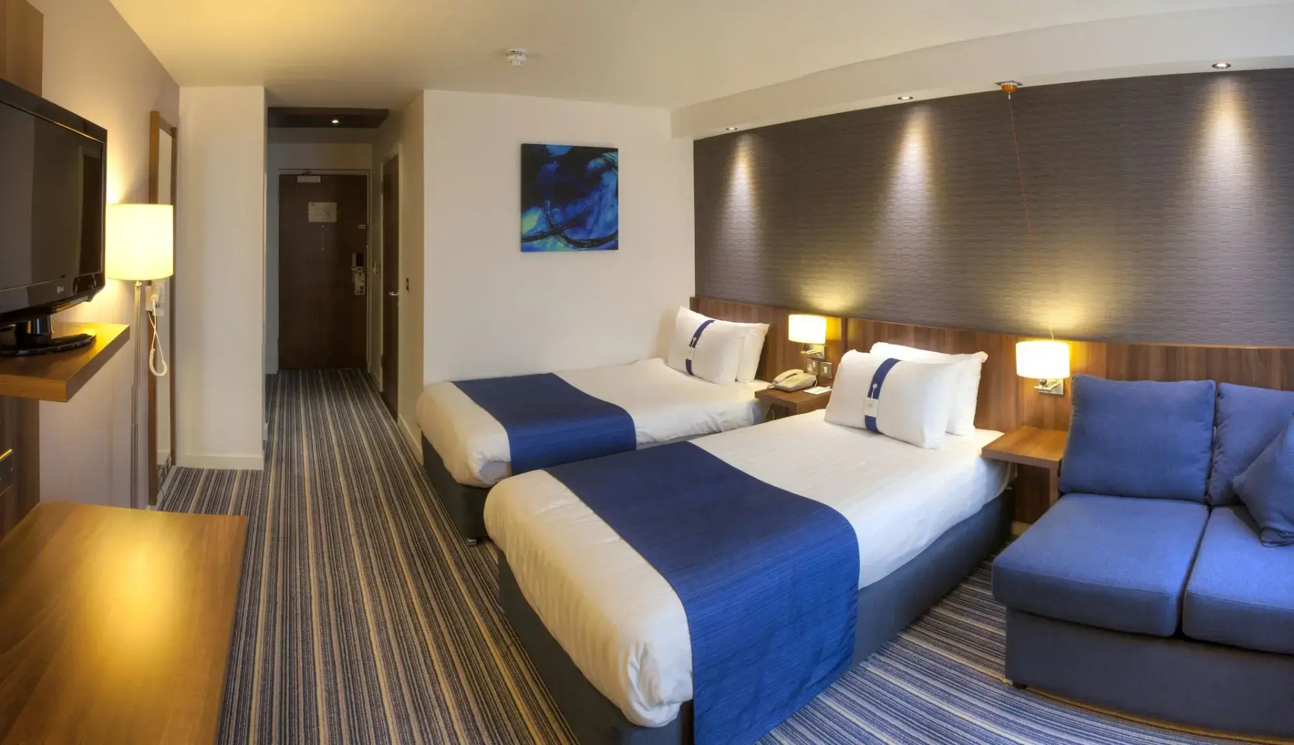 Holiday Inn Express Edinburgh Airport by IHG