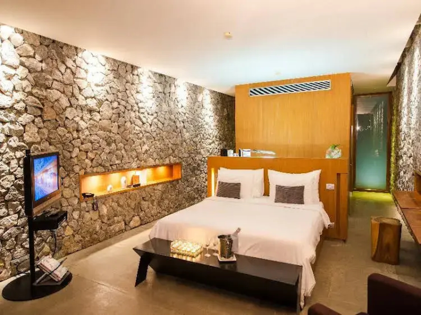 X2 Hua Hin Kui Buri Villas