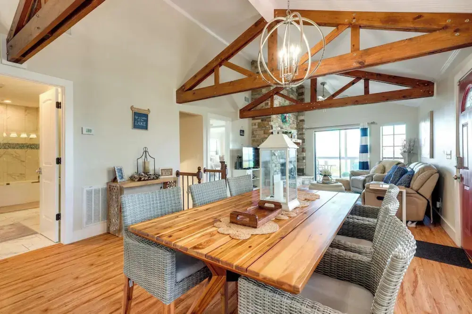 Canyon Lake Rental w/ Balcony & Lake Views