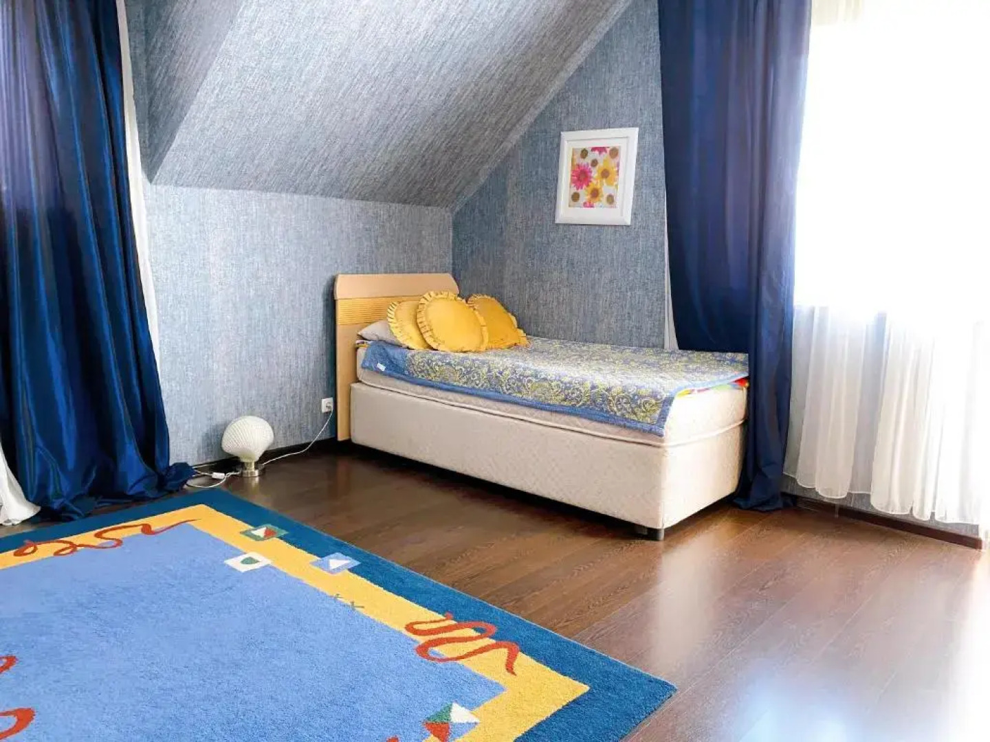 Adorable 3 bedroom home next to the beach