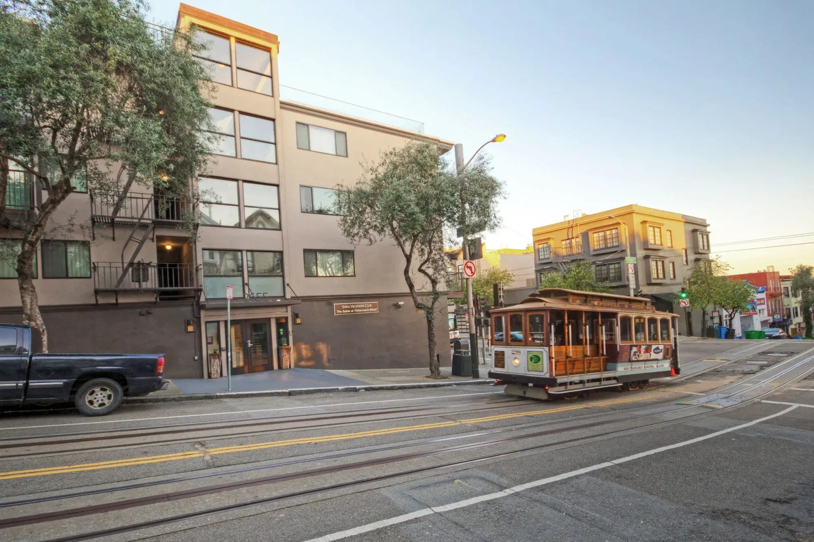 Suites At Fishermans Wharf