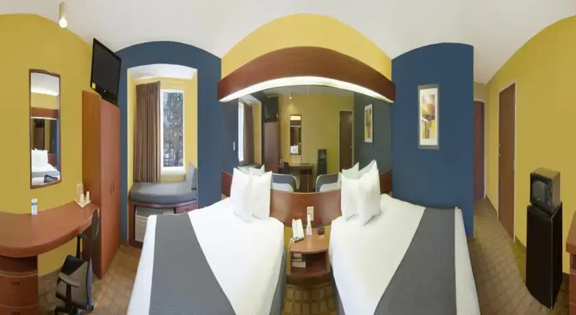Microtel Inn & Suites Hillsborough