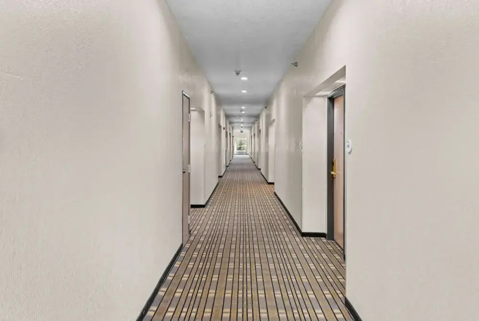 Baymont Inn & Suites Lawrence