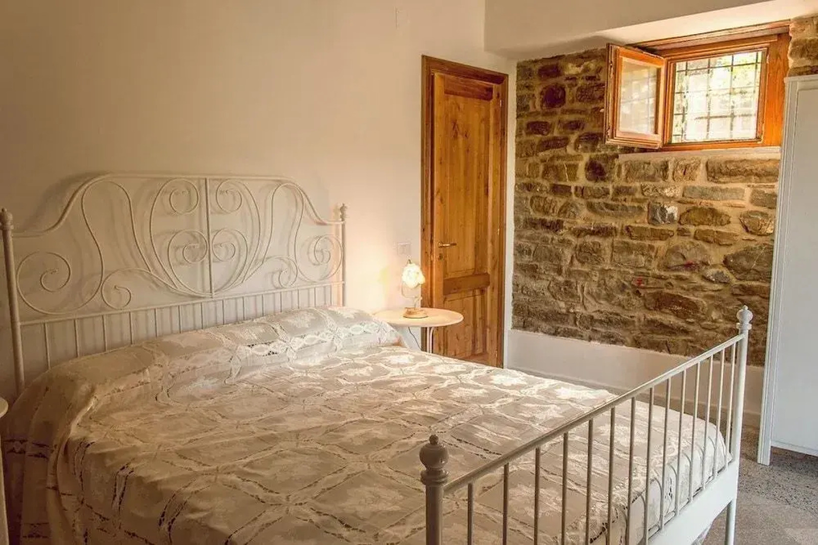 Casale storico nella campagna cilentana