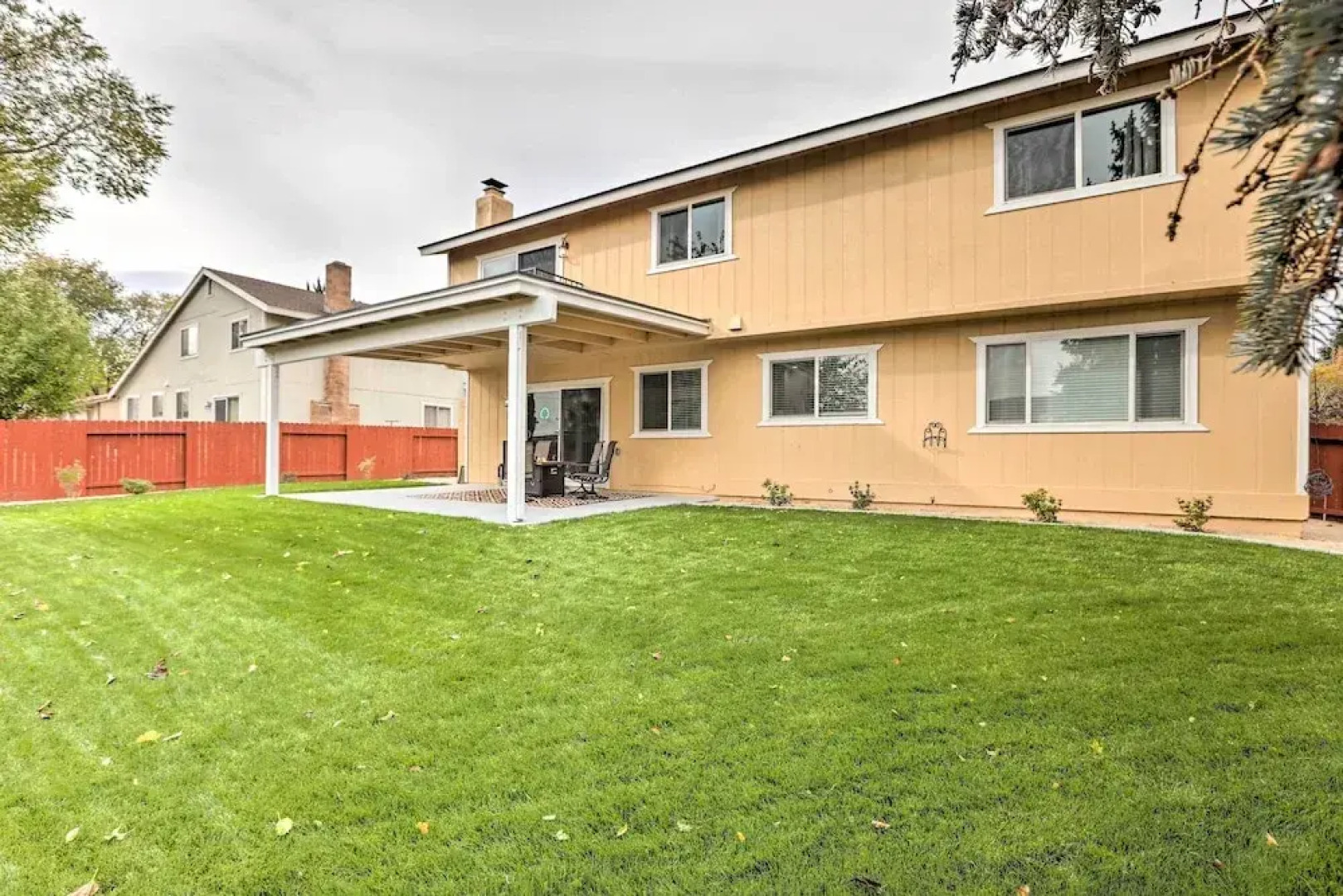 4 Mi to Dtwn Reno: Sleek Family Retreat!