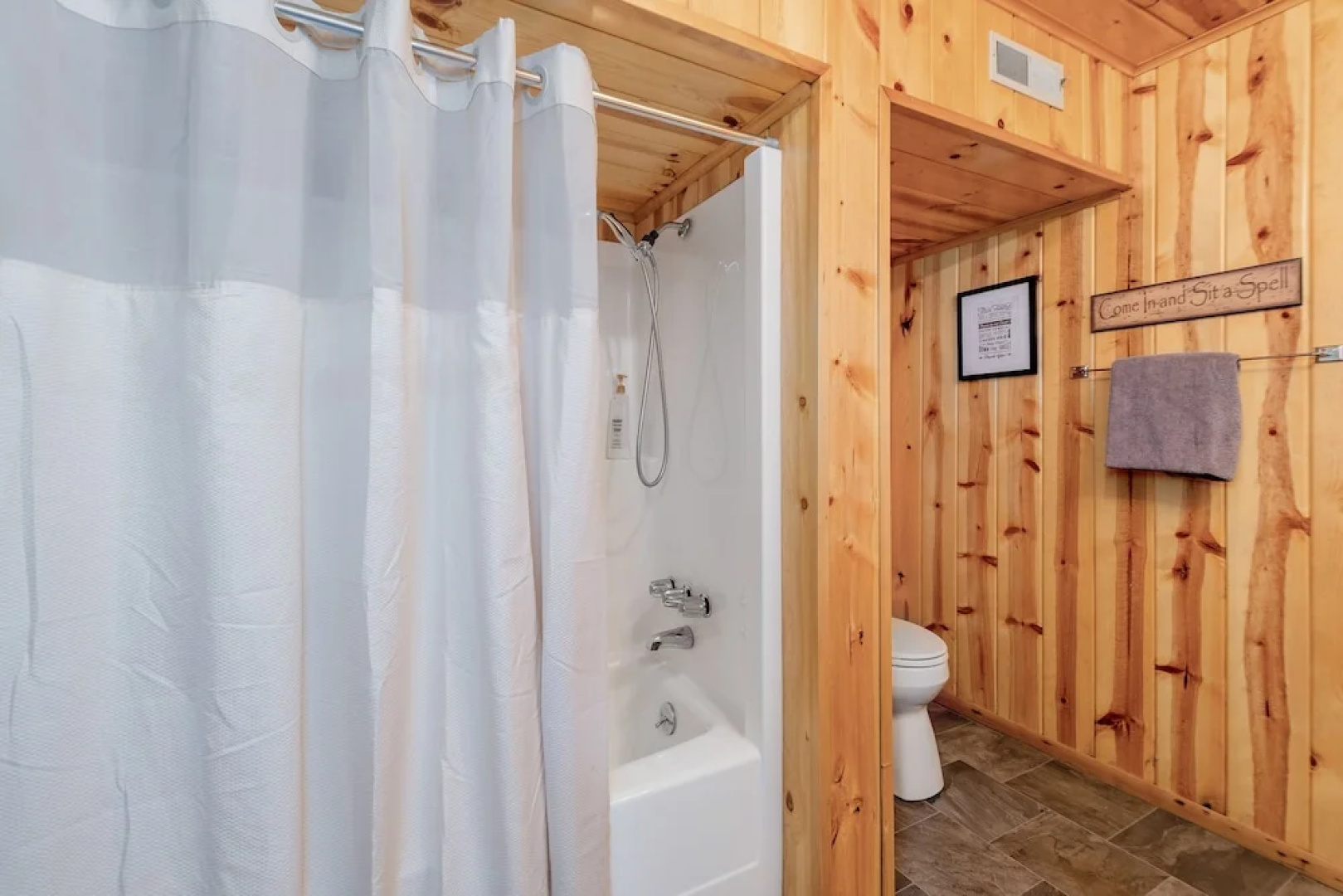 All About The Lake 4 Bedroom Home by NW Comfy Cabins by RedAwning