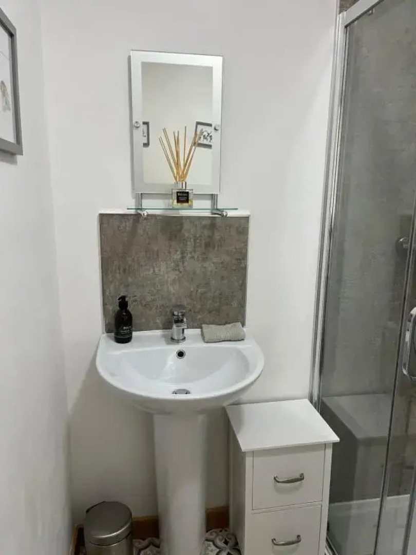 Tigh Stobban Apartment 1