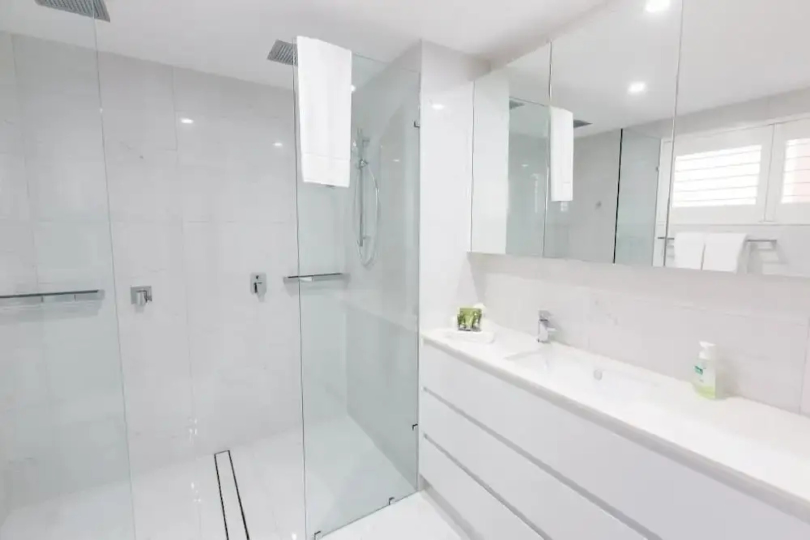 603 On The Beach - Luxury Apartment