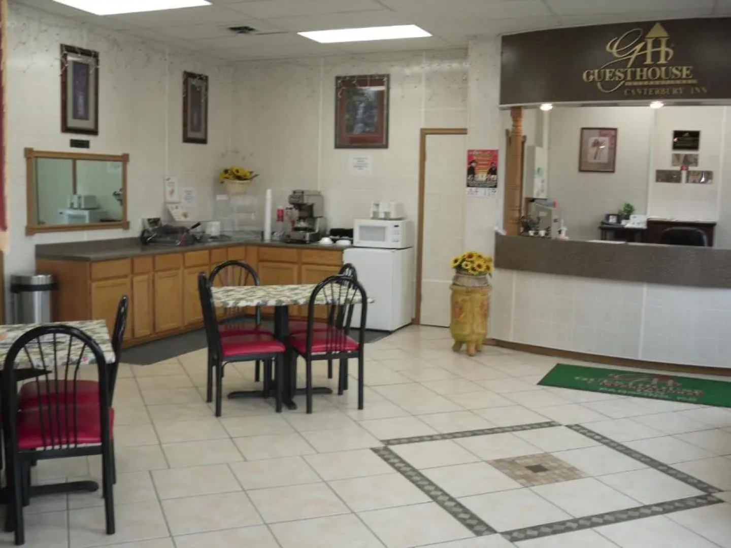 Canterbury Inn & Suites