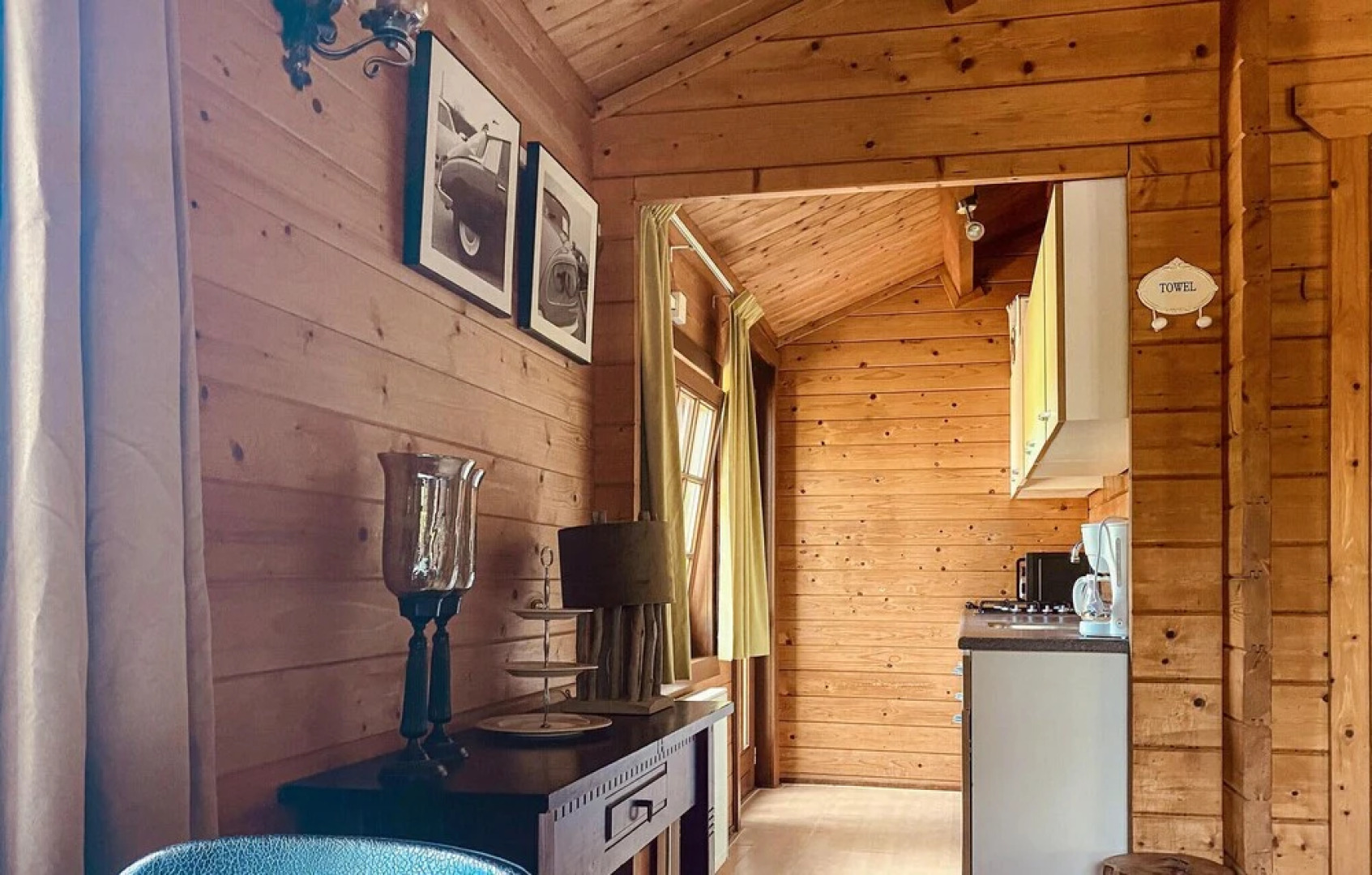 Beautiful Caravan in Rheezerveen With 1 Bedrooms