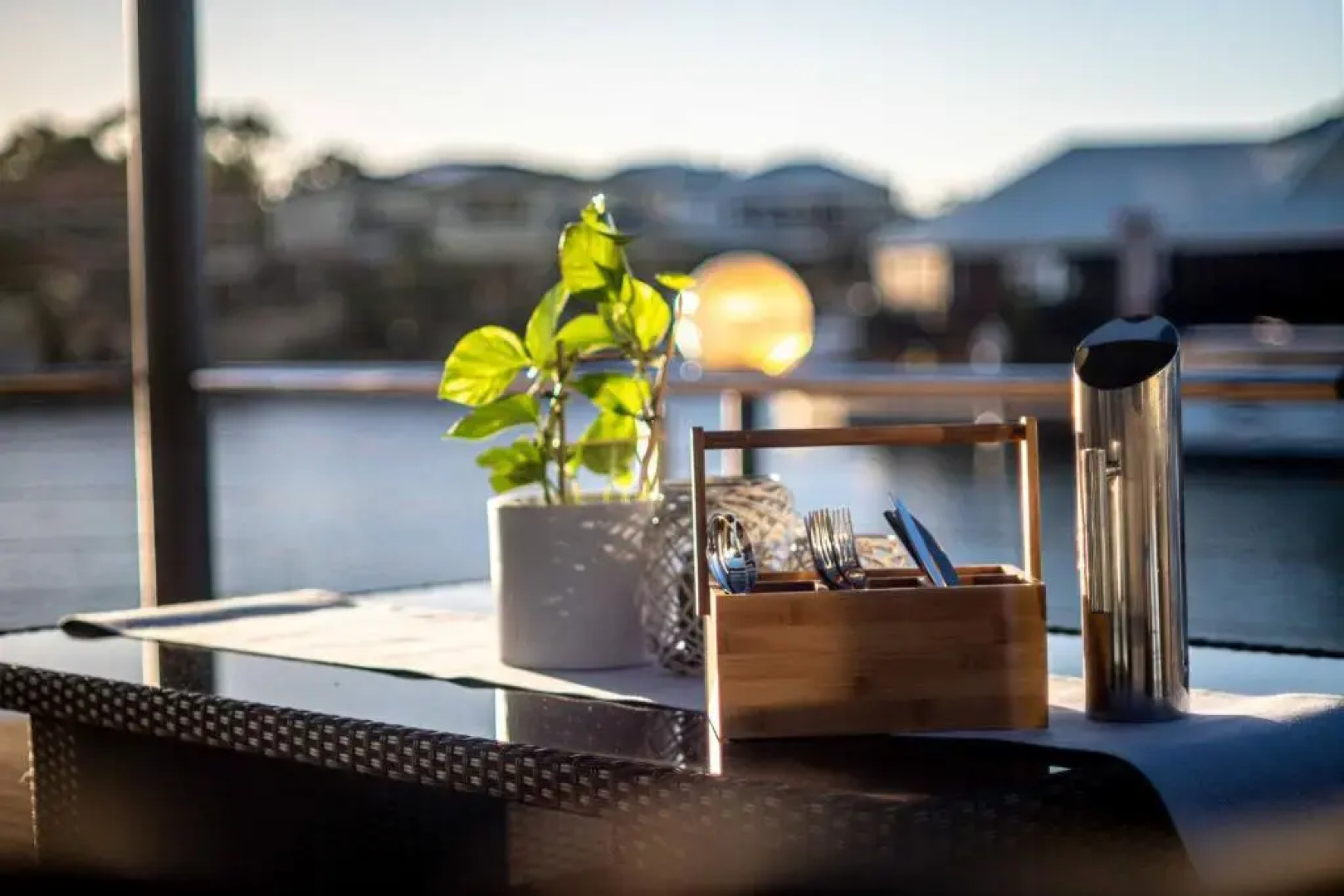 Mandurah Canal Beach House- 5 Mins Beach, Golf Course, City Centre, Parks