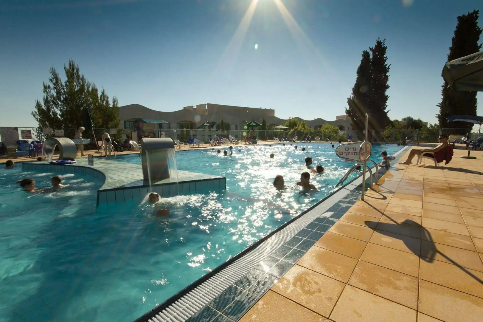 Shoresh Green Hills Family Suites Hotel