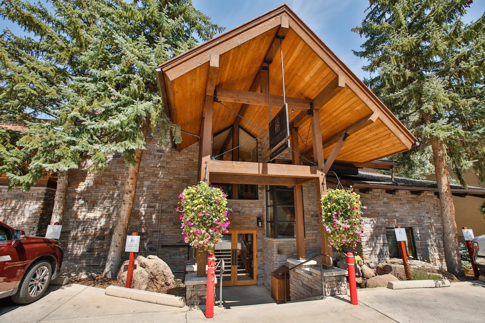 The Crestwood Condominiums