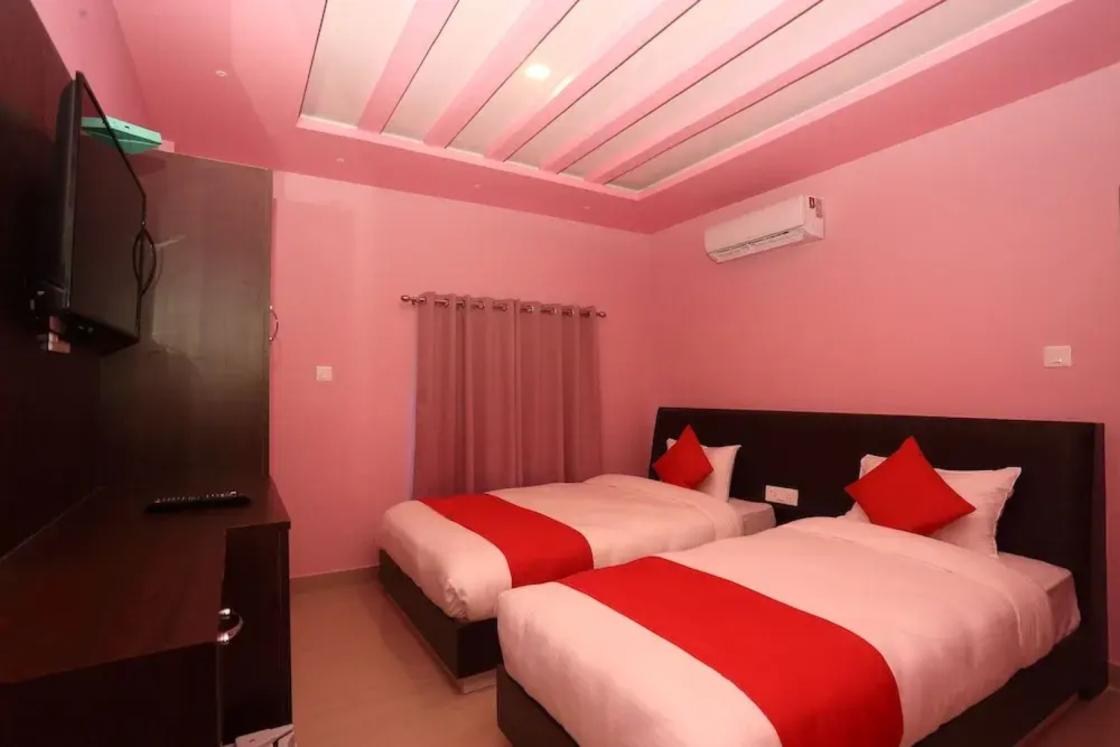 Capital O 629 Grand Cosmo Lumbini Hotel