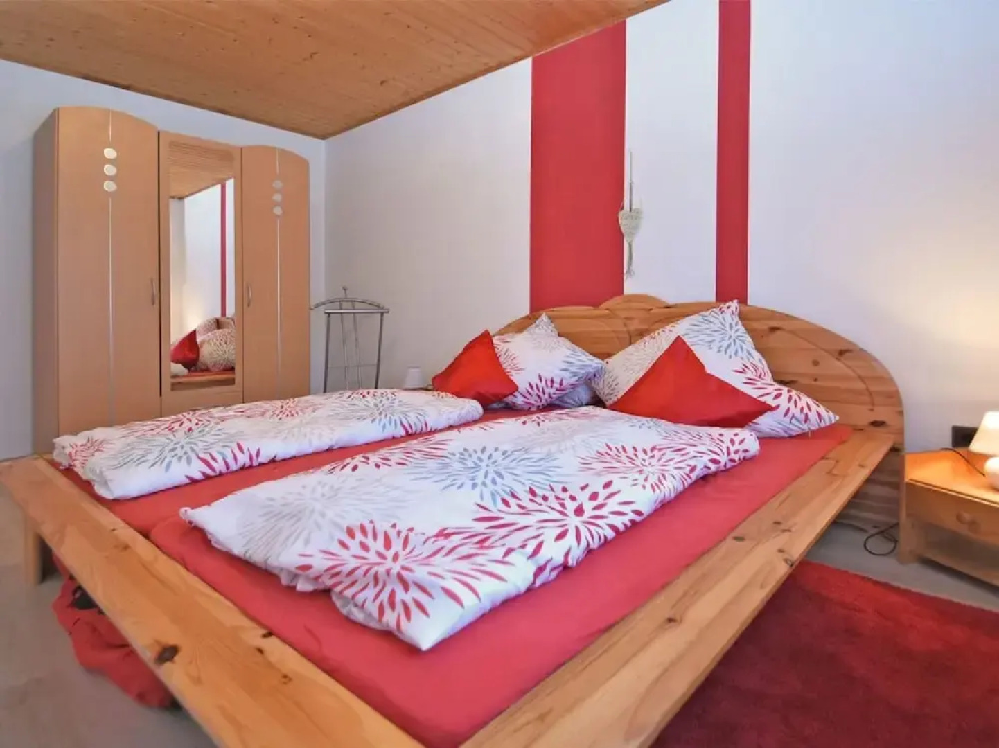 A Holiday Home for 2-4 People Near the Edge of a Wood