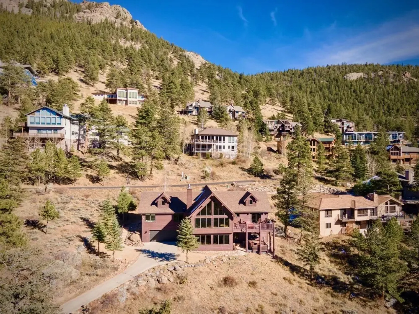 Awestruck Luxury Vacation  At Windcliff 3 Bedroom Home by RedAwning