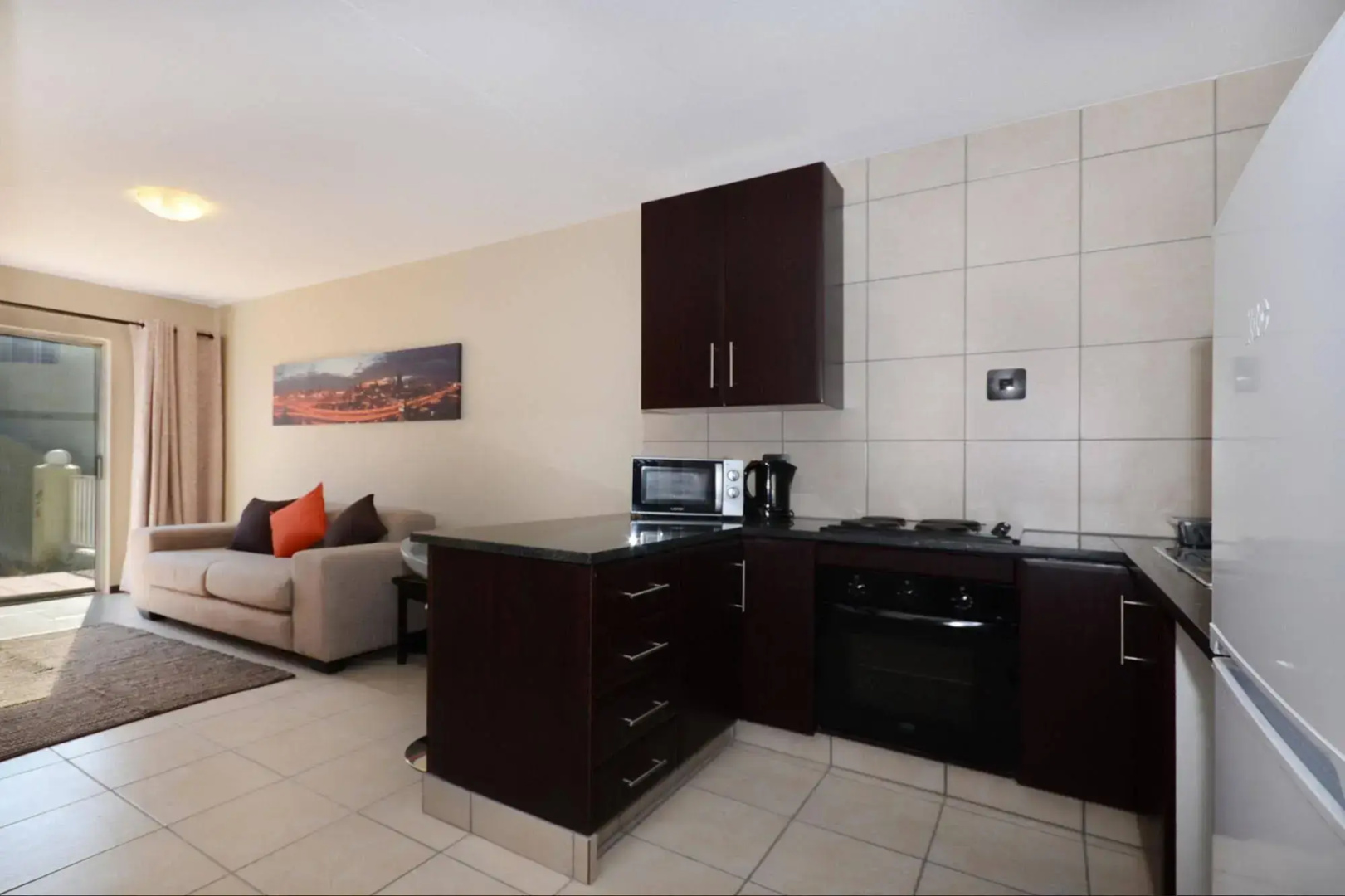 Jozi Apartments - Radiokop