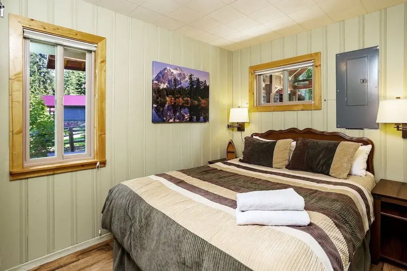 Journey's End On Fish Lake 2 Bedroom Home by NW Comfy Cabins by RedAwning