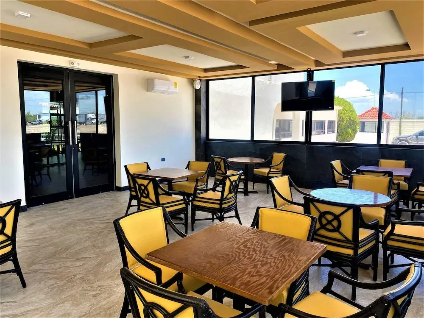 Kavia Meoqui Hotel & Suites