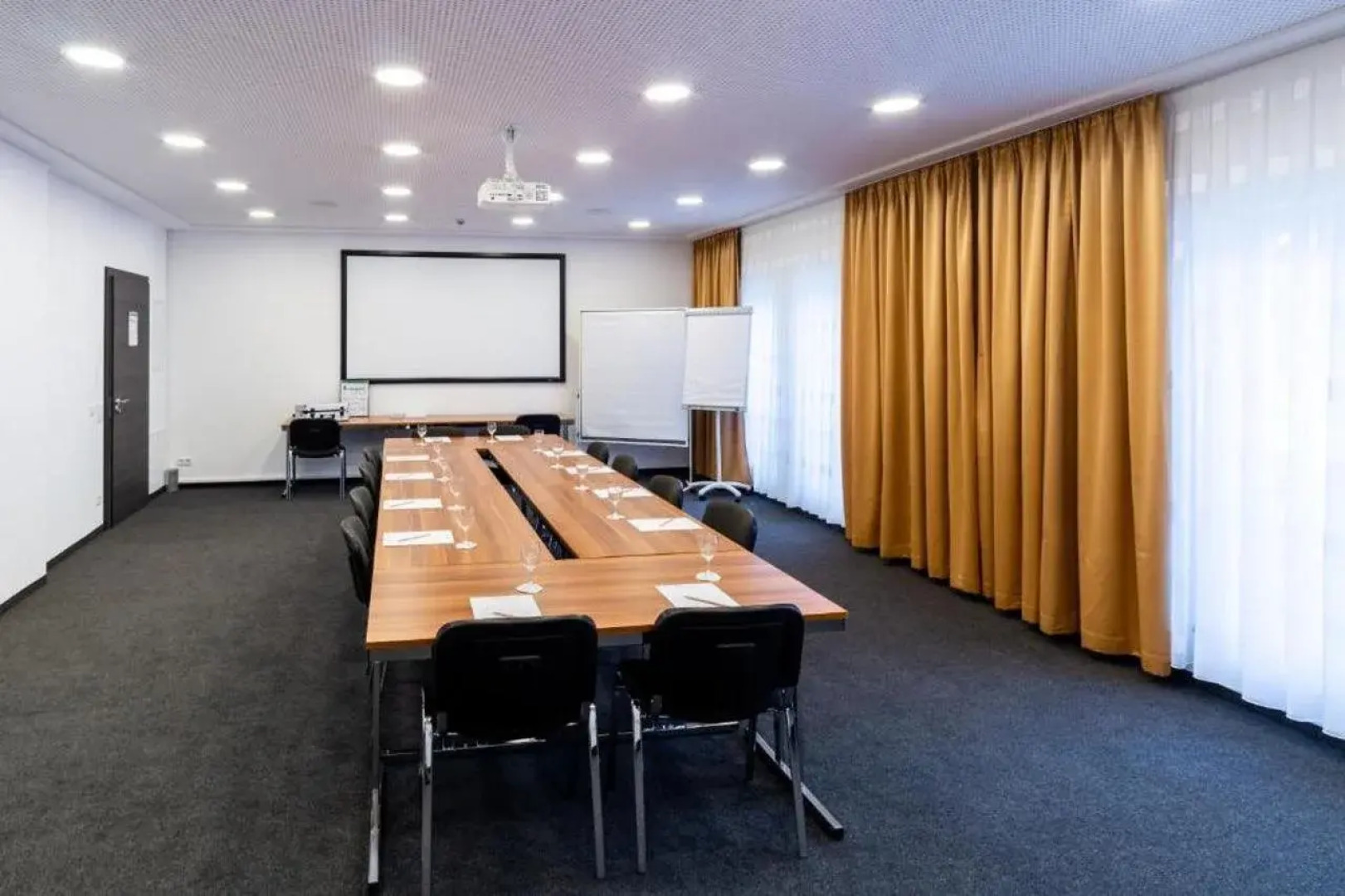 Hotel Duda Boardingroom