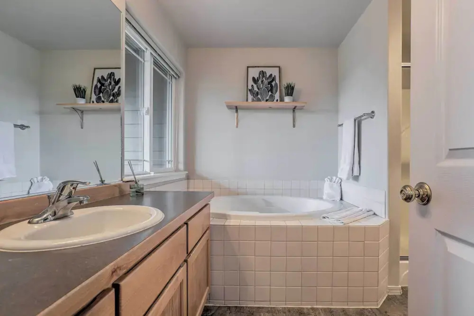 Charming Redmond Townhome w/ Resort Amenities