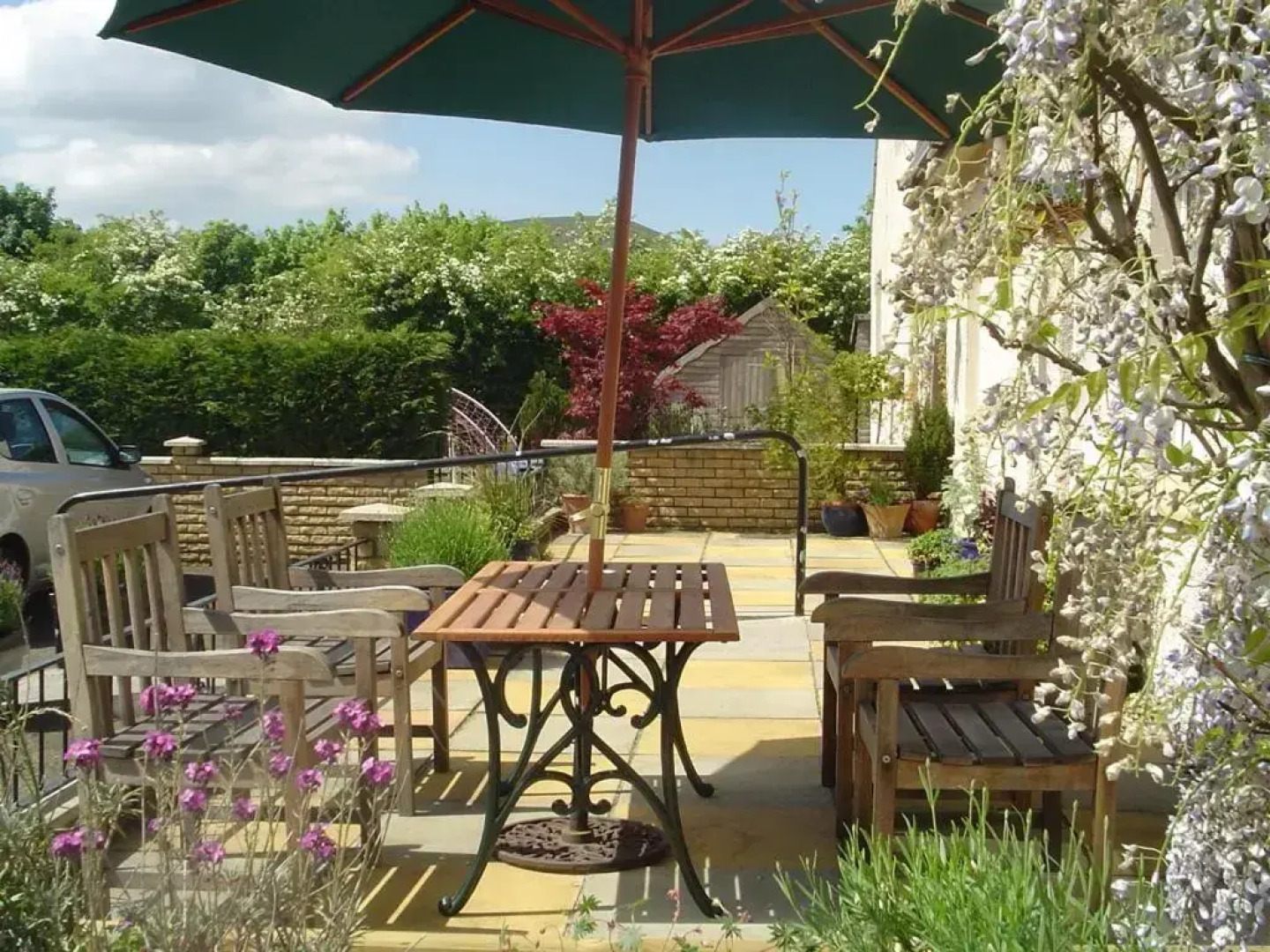 Aaron Glen Guest Apartments