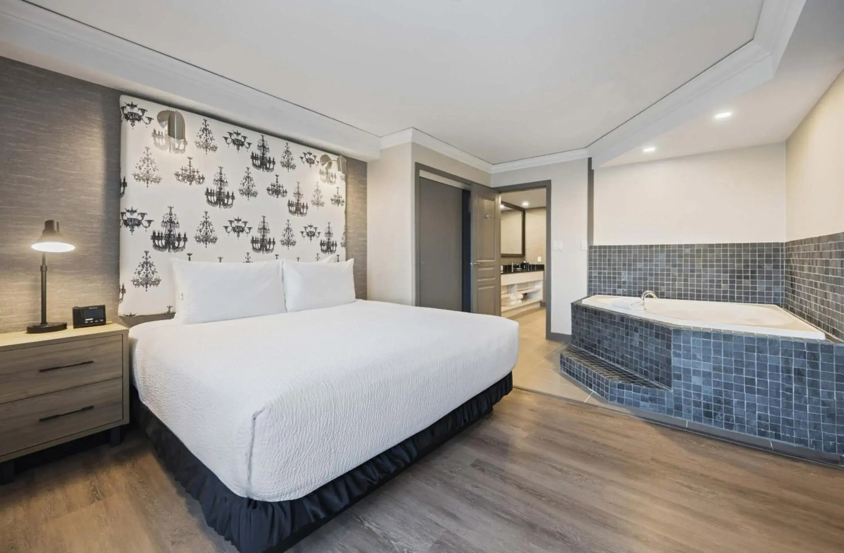 Sandman Signature Toronto Airport Hotel
