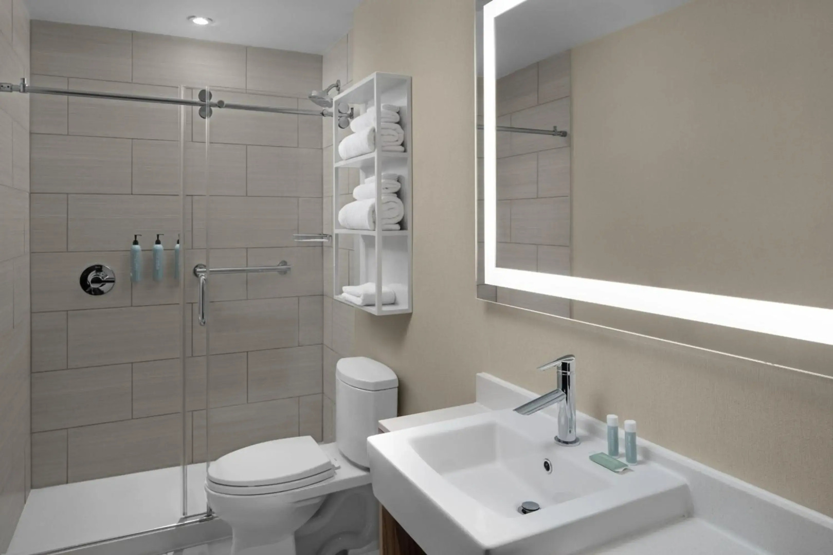 Motel 6 Bellflower, CA - Los Angeles